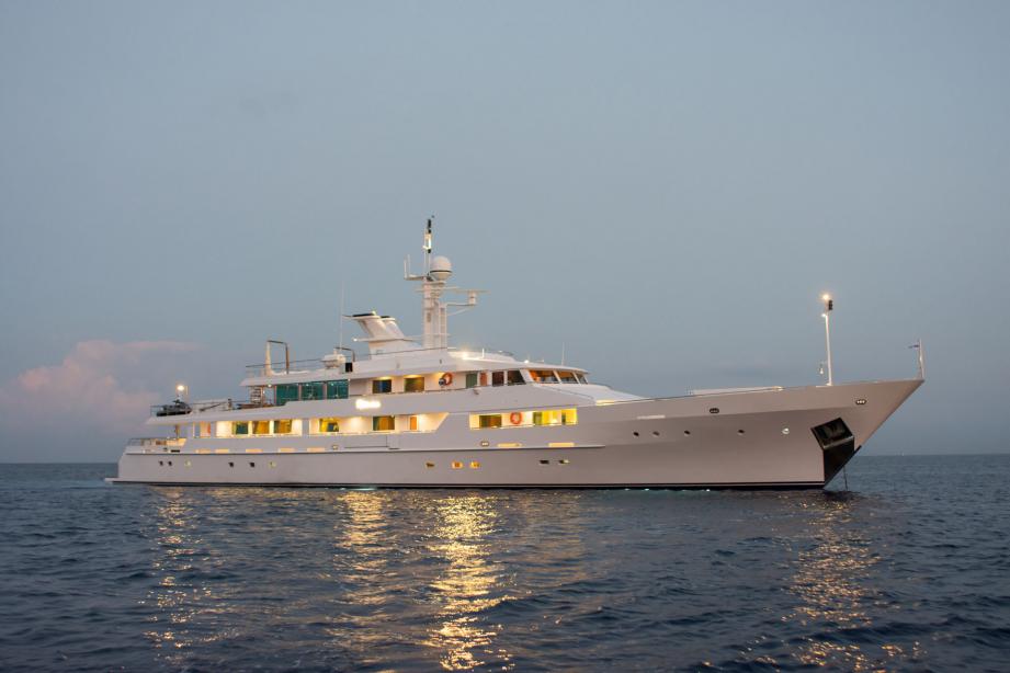 yacht O'Natalina