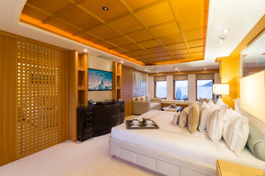 yacht Adventure