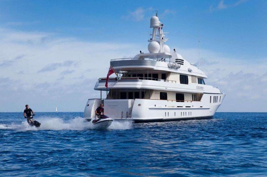 yacht Adventure