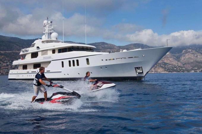 yacht Adventure