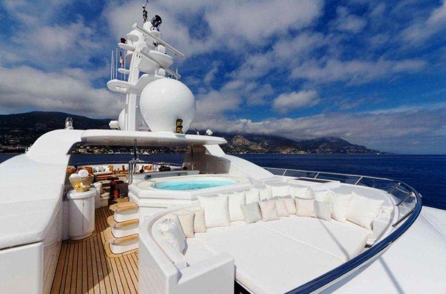 yacht Adventure