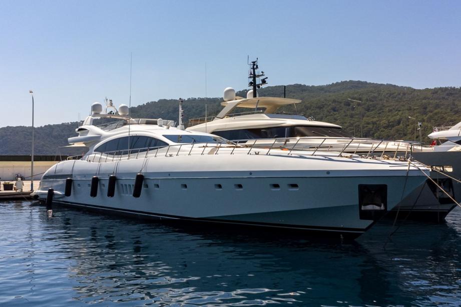 yacht Asya