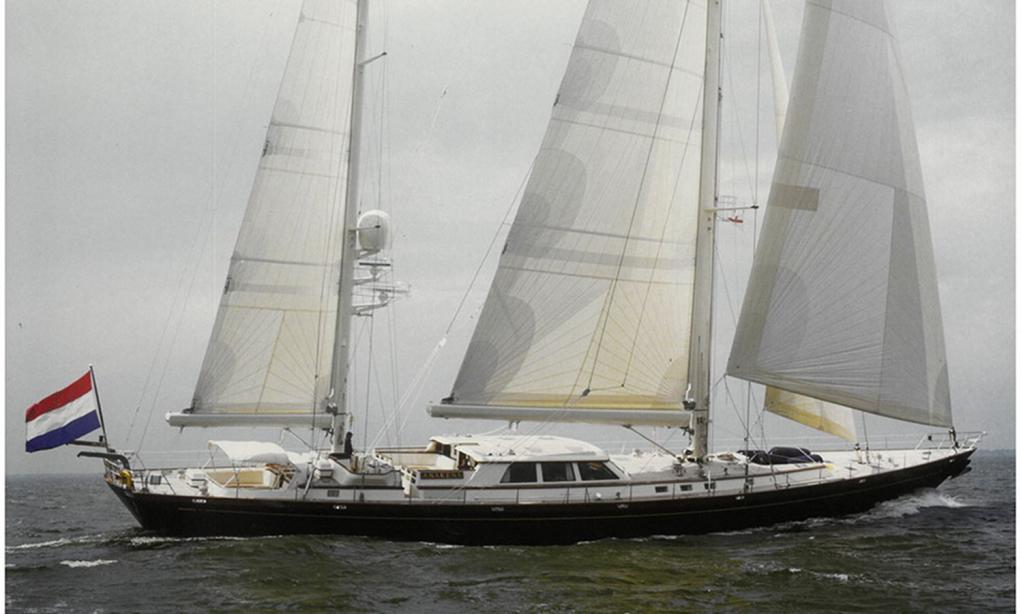 yacht Anakena