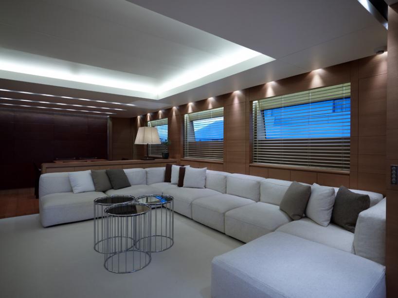 yacht Feligo V