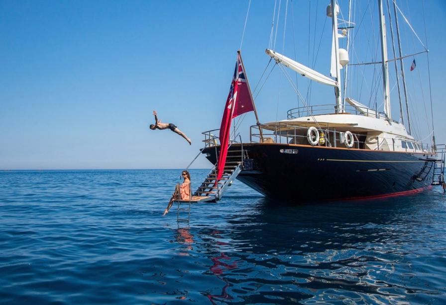 yacht Antara
