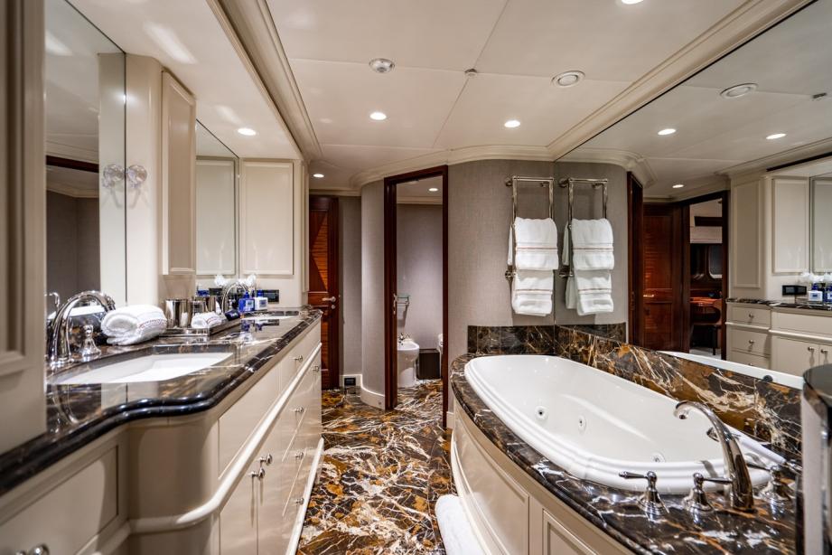 yacht Zexplorer