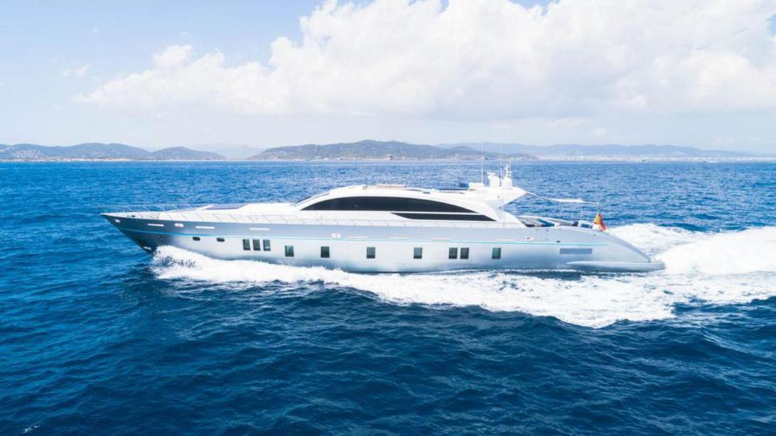 yacht Blue Jay