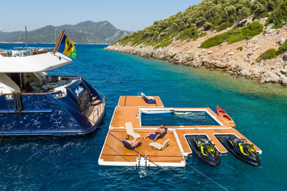 yacht Amadea
