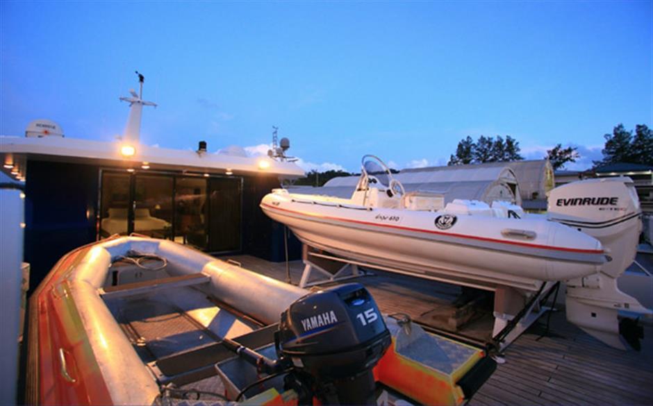 yacht Ren Rose