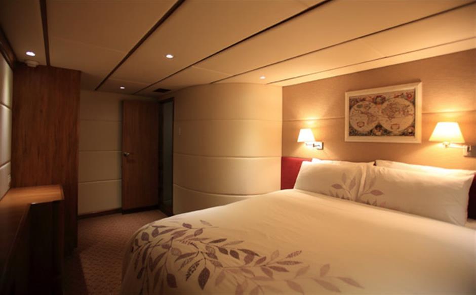 yacht Ren Rose
