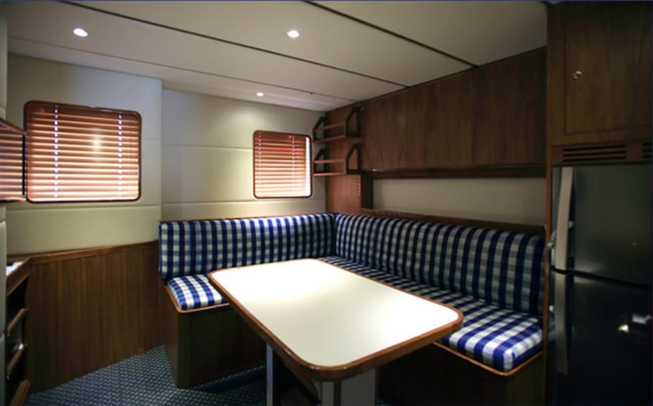 yacht Ren Rose