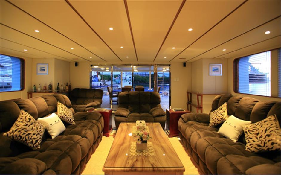 yacht Ren Rose