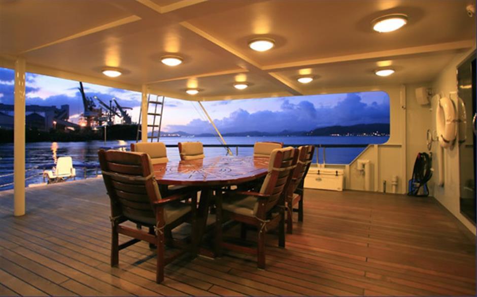yacht Ren Rose