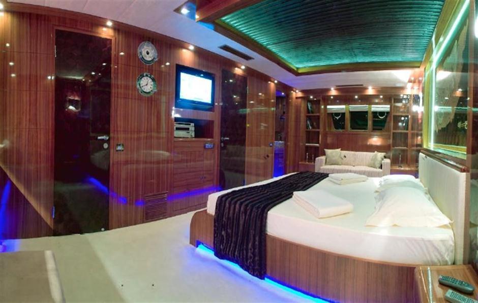 yacht Sylver K