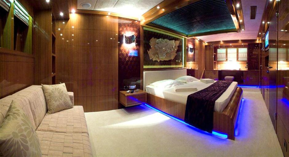 yacht Sylver K