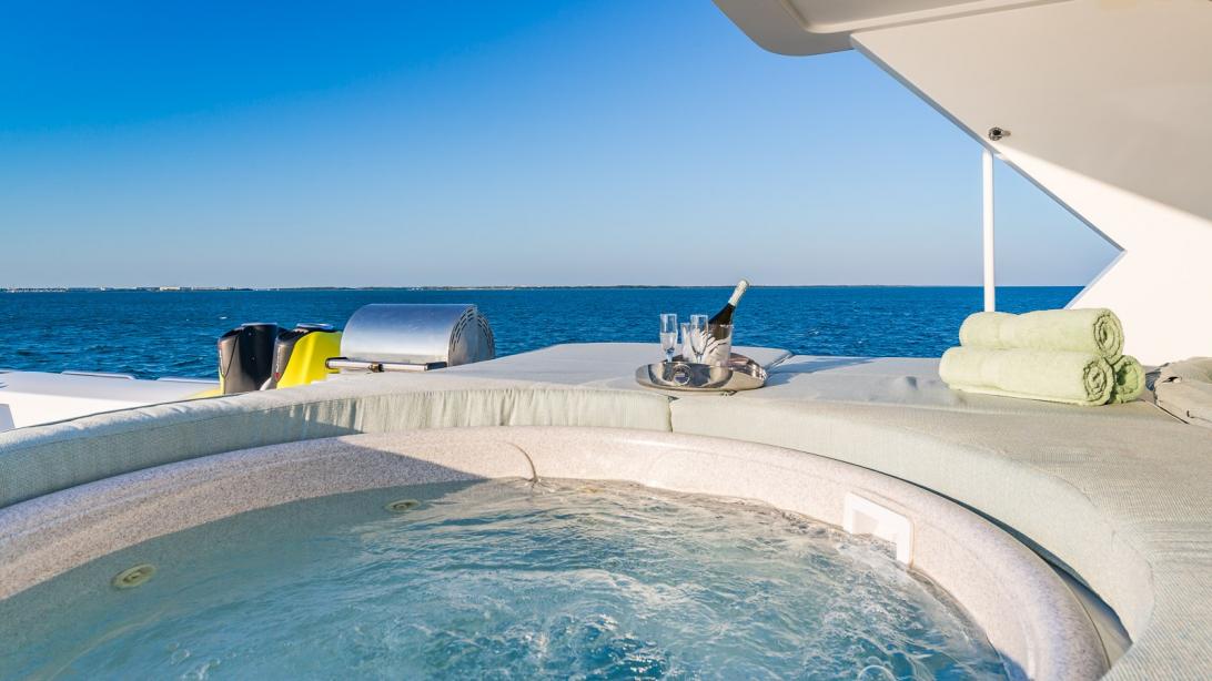 yacht High Rise