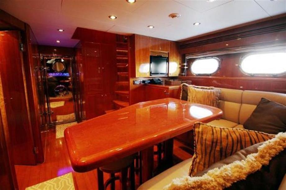 yacht Cameron Alexander