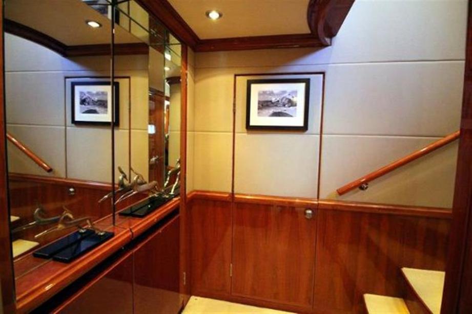 yacht Cameron Alexander