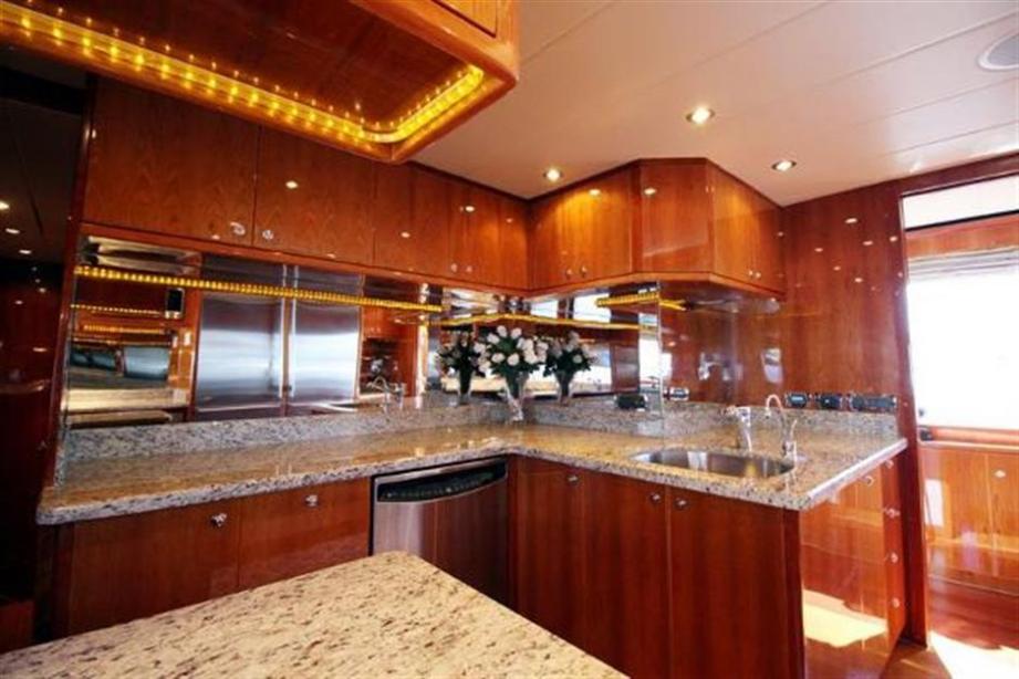 yacht Cameron Alexander