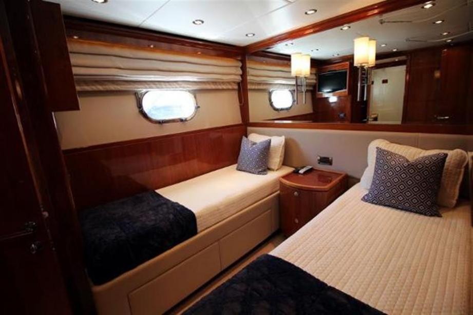 yacht Cameron Alexander