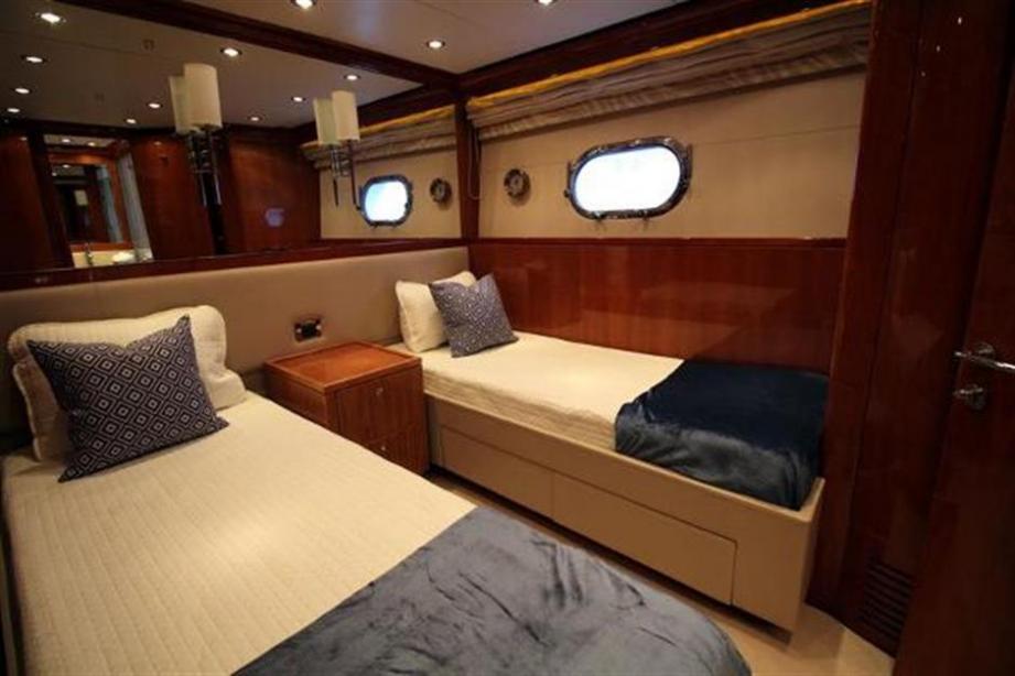 yacht Cameron Alexander