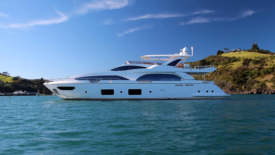 yacht Estel