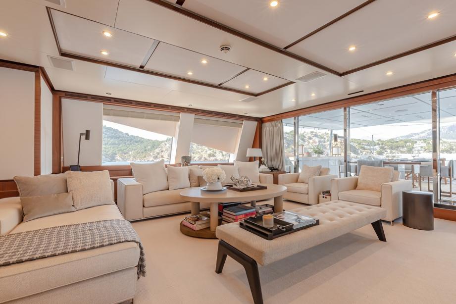 yacht New Waves