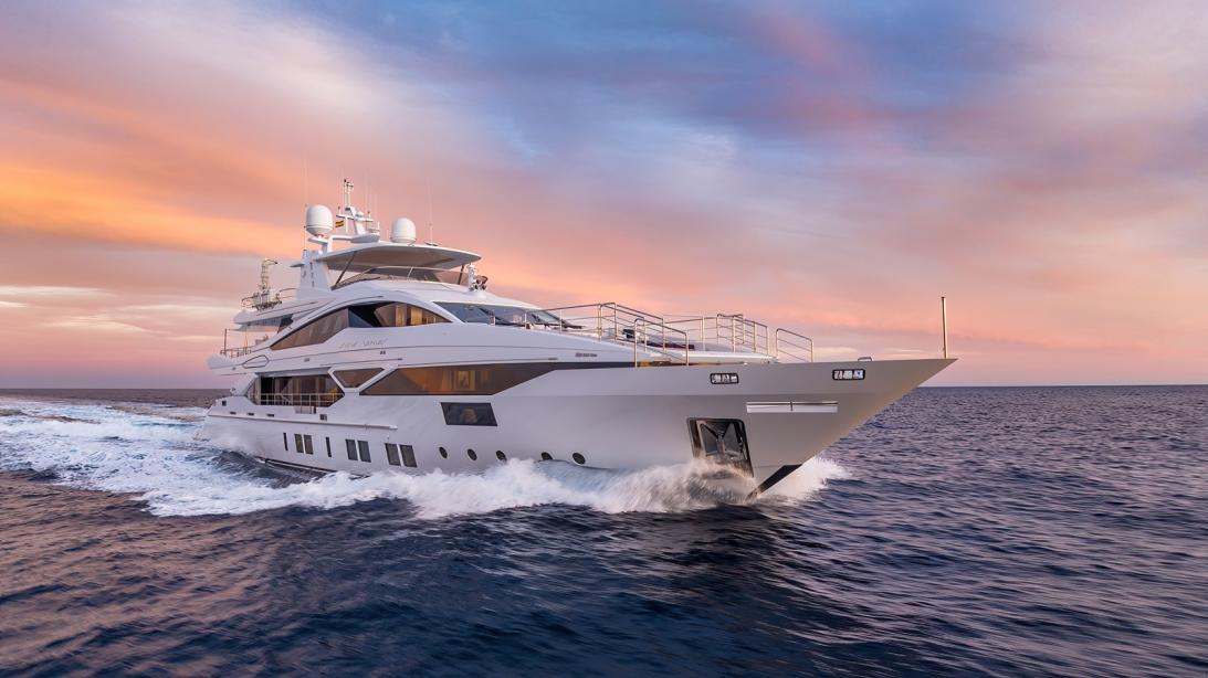 yacht New Waves