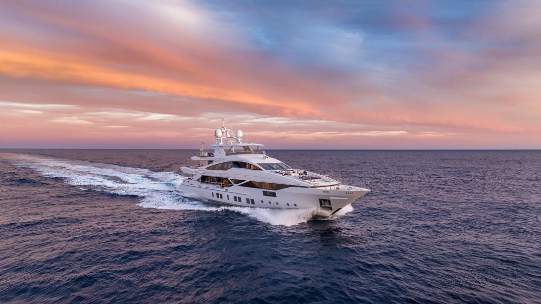 yacht New Waves