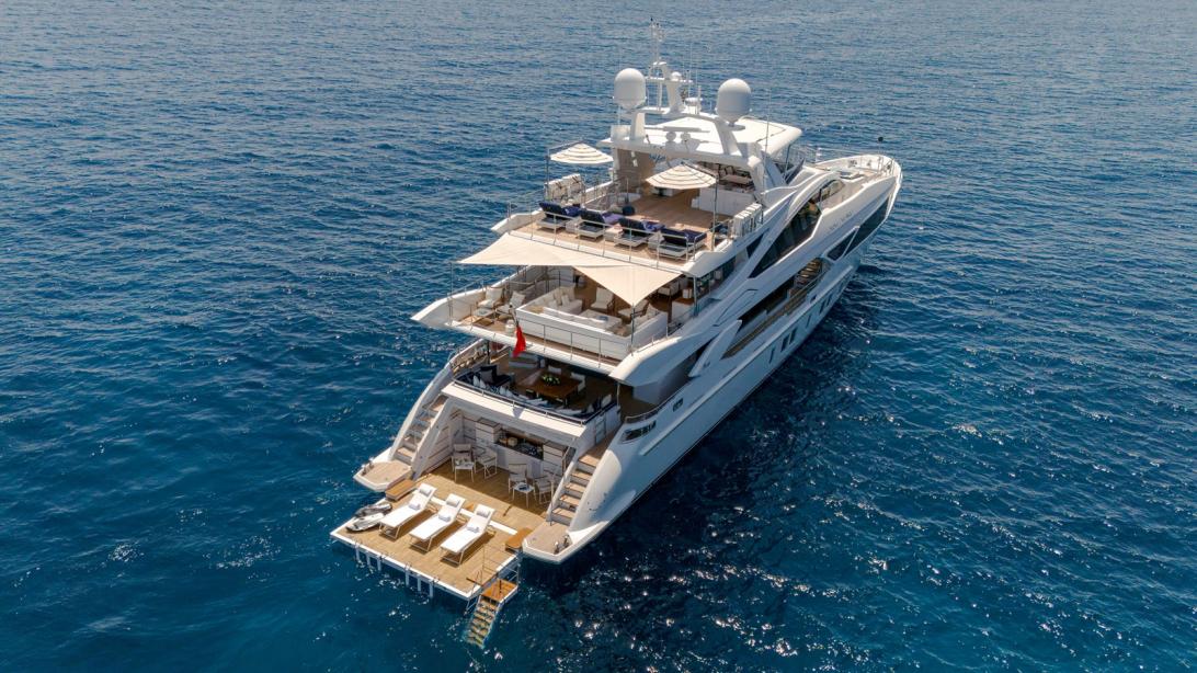 yacht New Waves