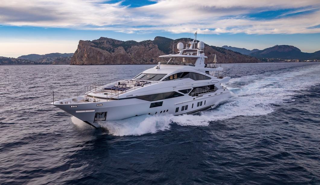 yacht New Waves