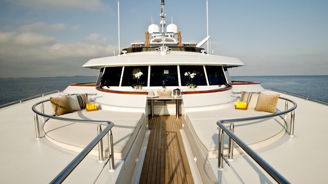 yacht La Dea II
