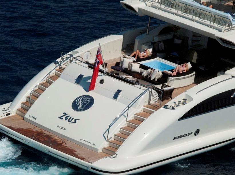 yacht Zeus I