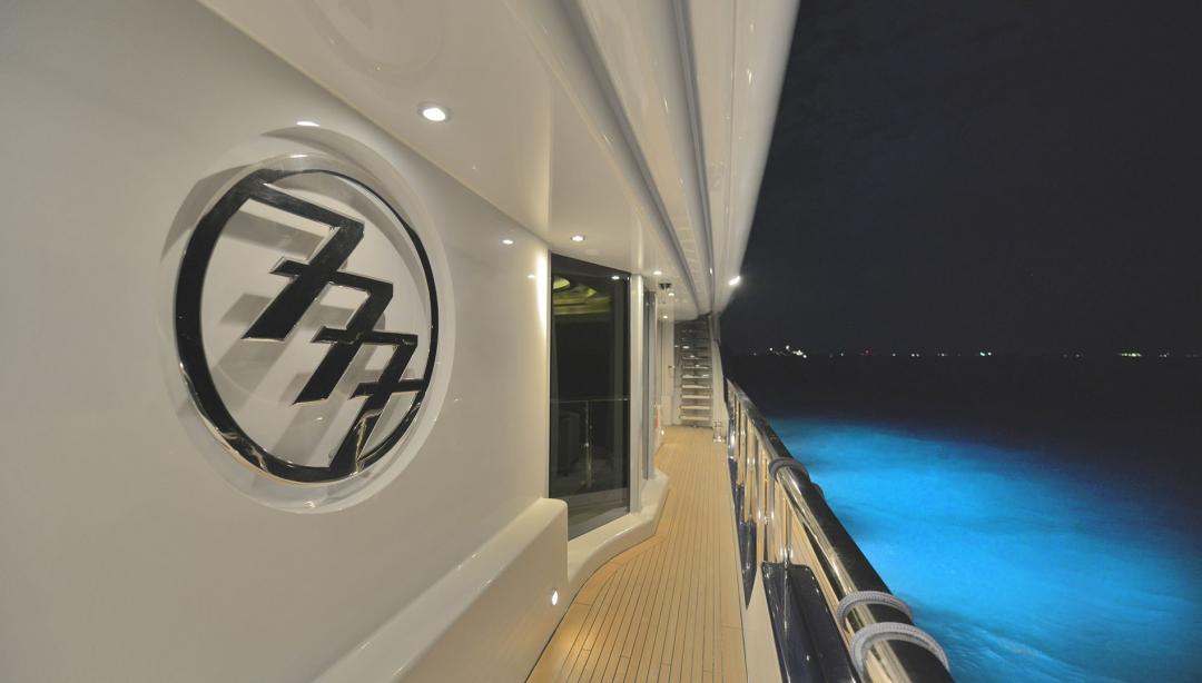 yacht Triple Seven