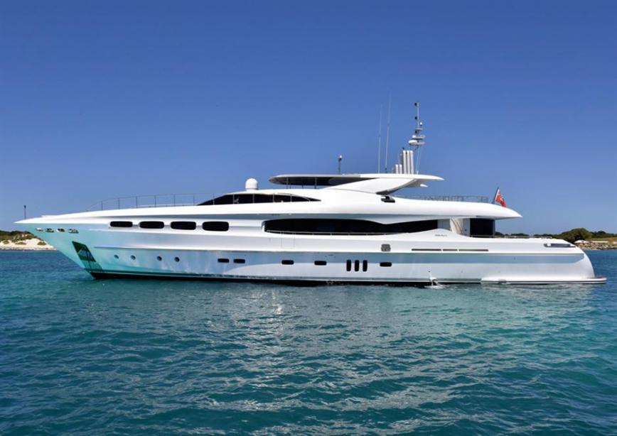 yacht Infinity Pacific