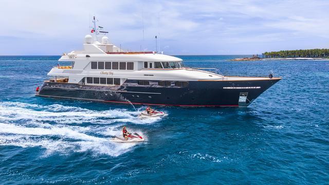yacht Bacchus