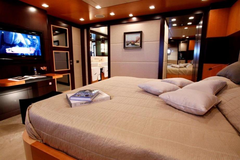 yacht Serenity II