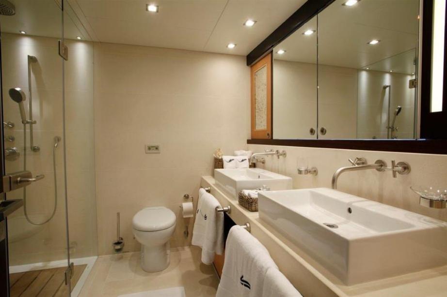 yacht Serenity II
