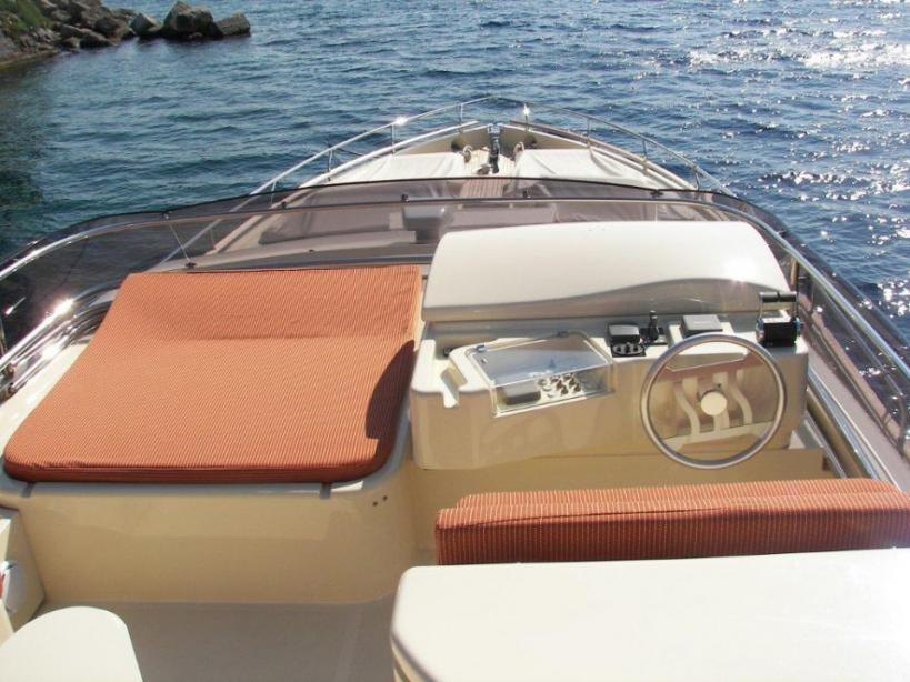 yacht Caramel