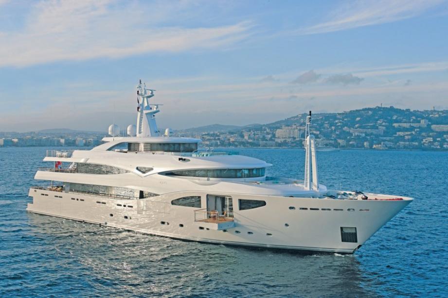 yacht Maraya