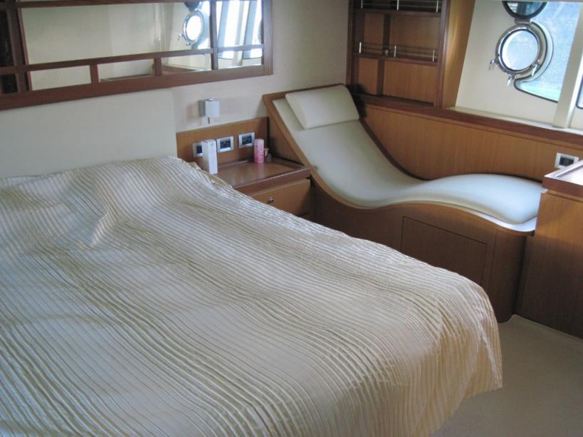 yacht Ferreti 630