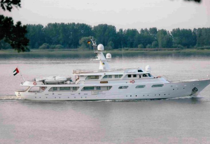 yacht Um Hurair