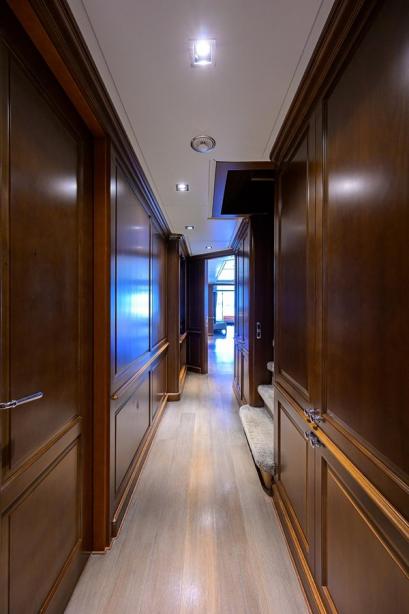 yacht Arthur's Way