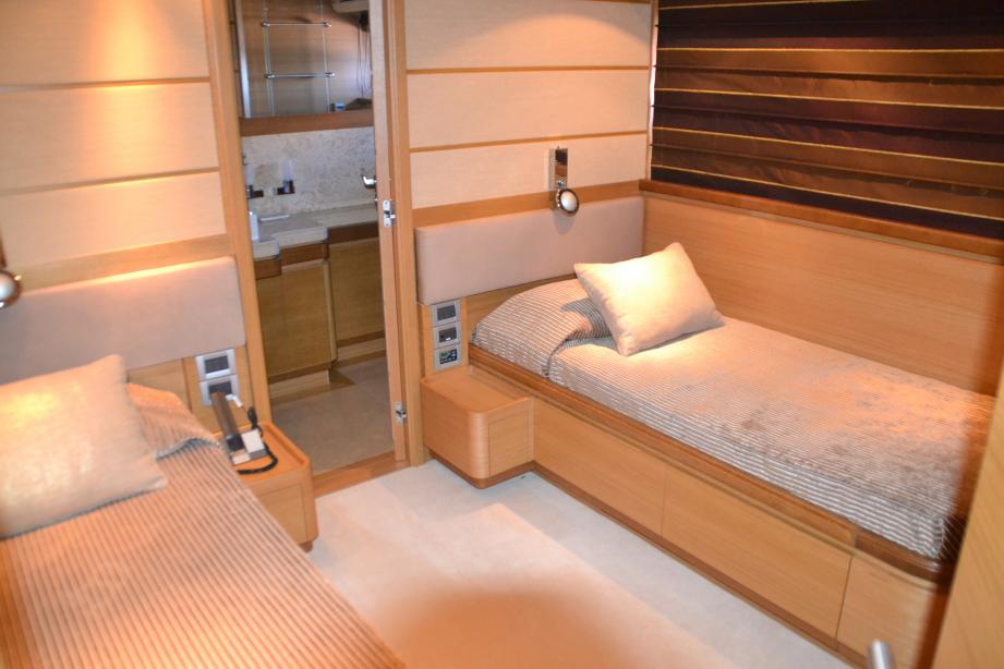 yacht White Rose B
