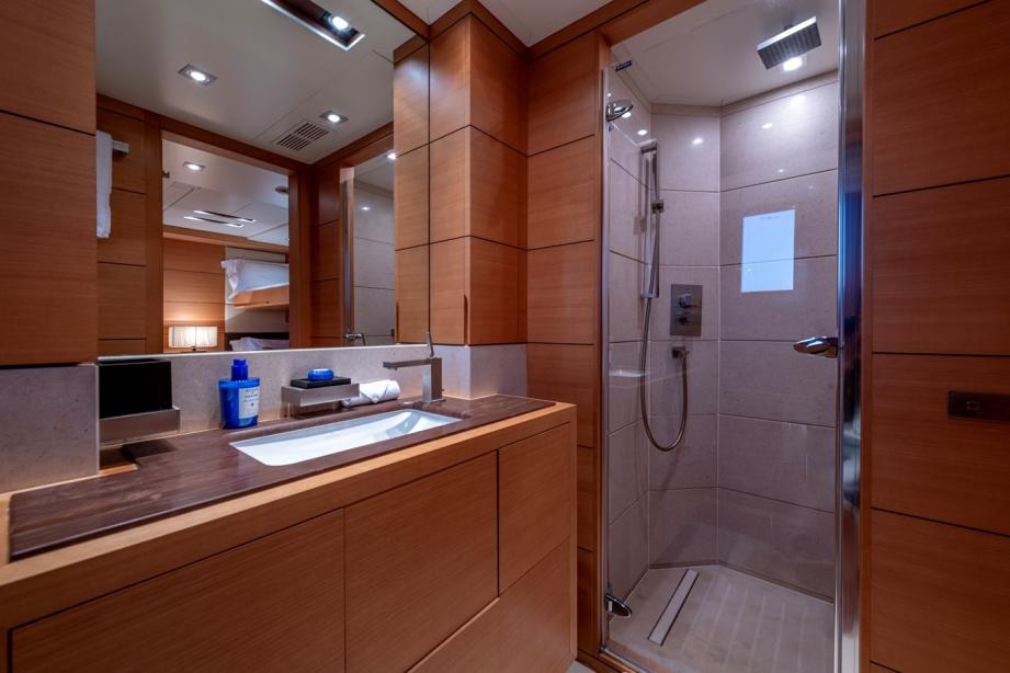 yacht Lady H