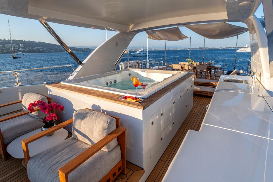 yacht Lady H