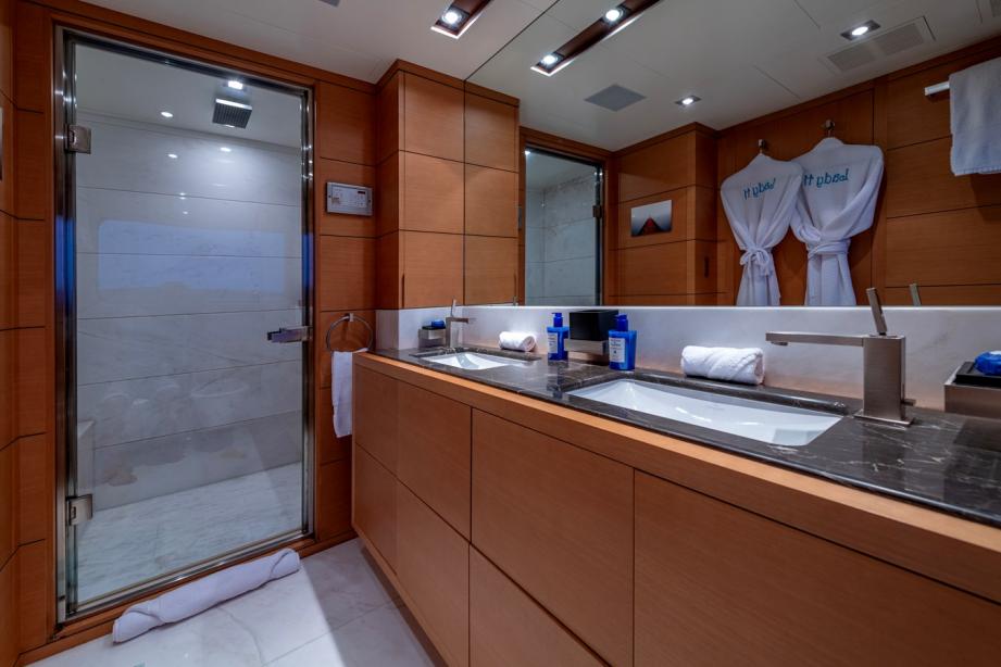 yacht Lady H