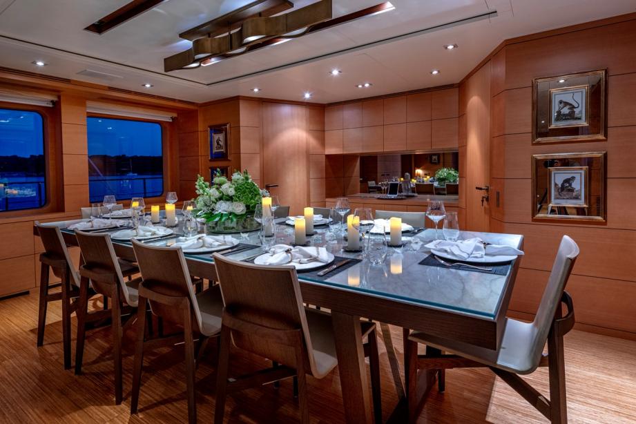 yacht Lady H