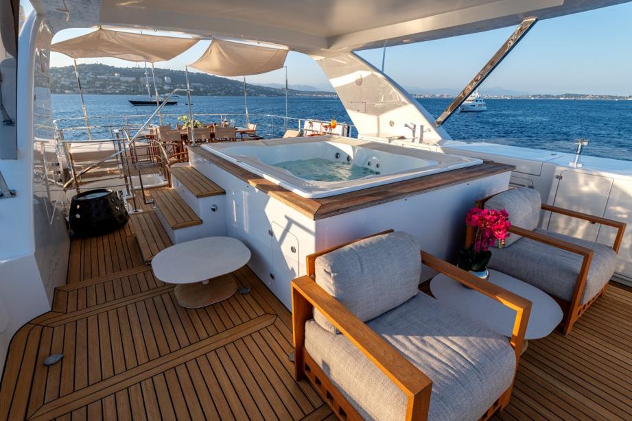yacht Lady H