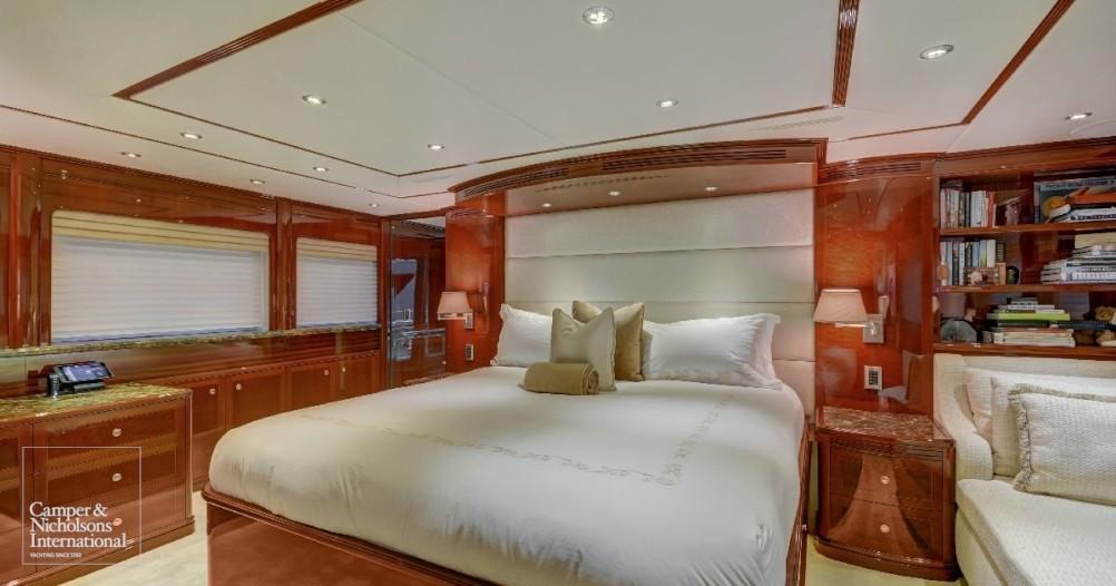 yacht Serque